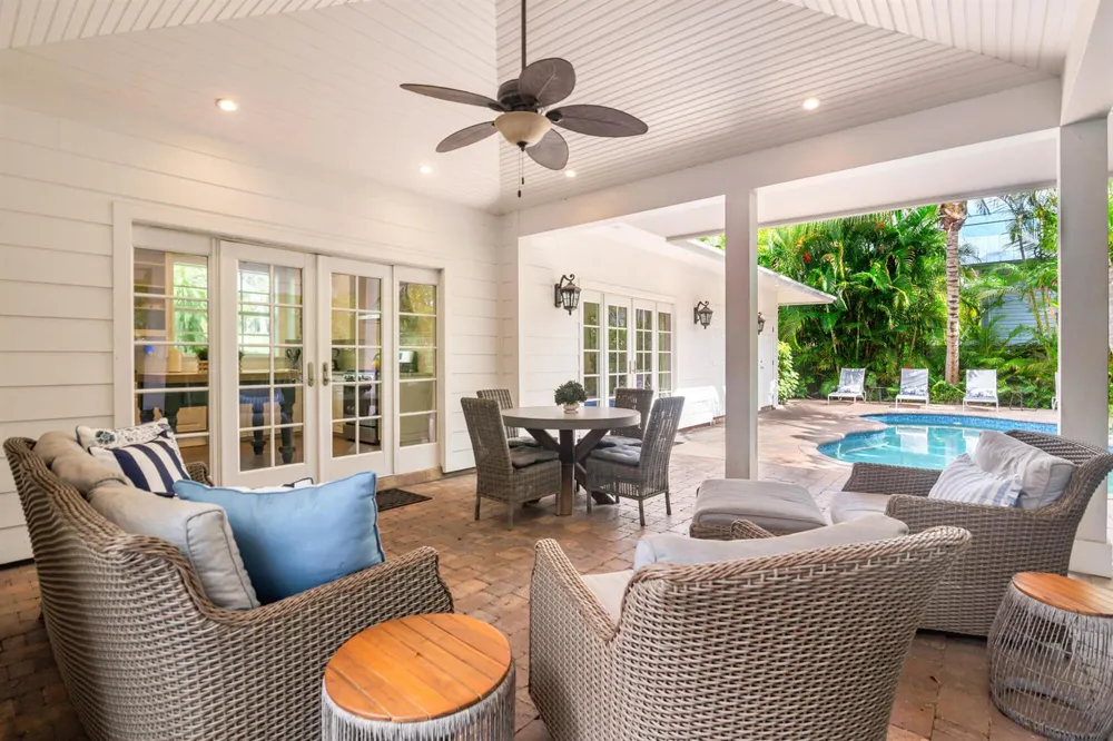 609 PALM STREET West Palm Beach, FL 33401