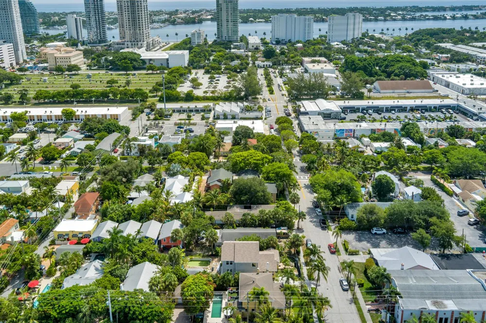 609 PALM STREET West Palm Beach, FL 33401