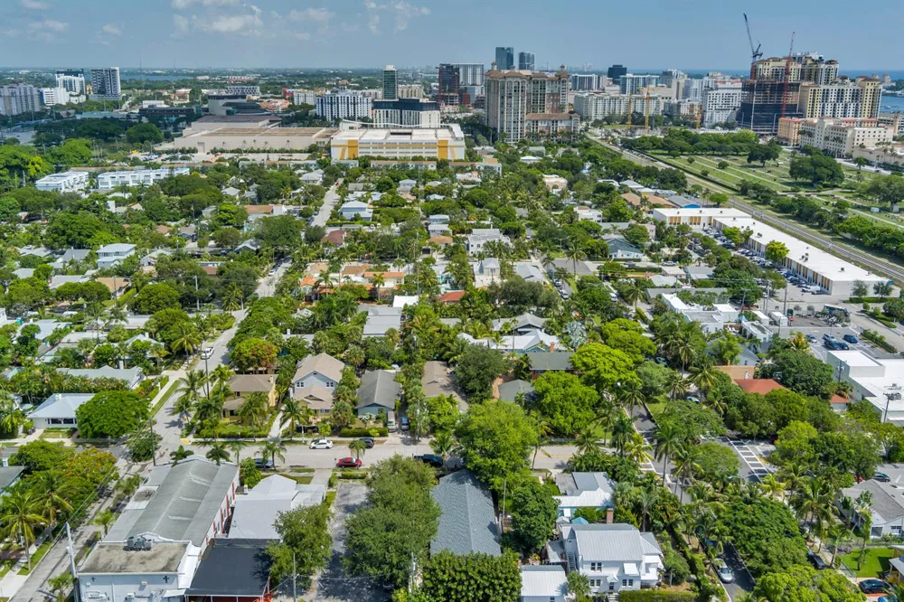 609 PALM STREET West Palm Beach, FL 33401