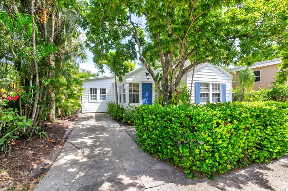 609 PALM STREET West Palm Beach, FL 33401