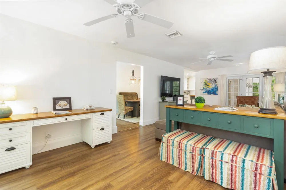 609 PALM STREET West Palm Beach, FL 33401