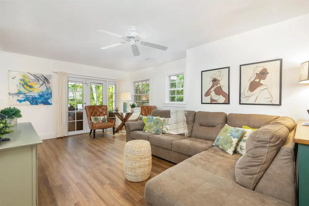 609 PALM STREET West Palm Beach, FL 33401