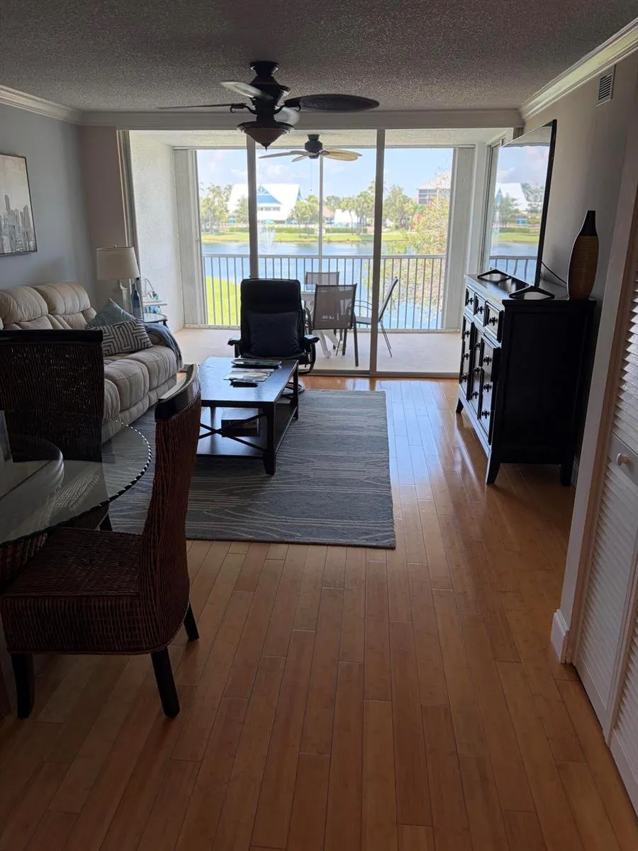 353 S US Hwy 1 #D204 Jupiter, FL 33477