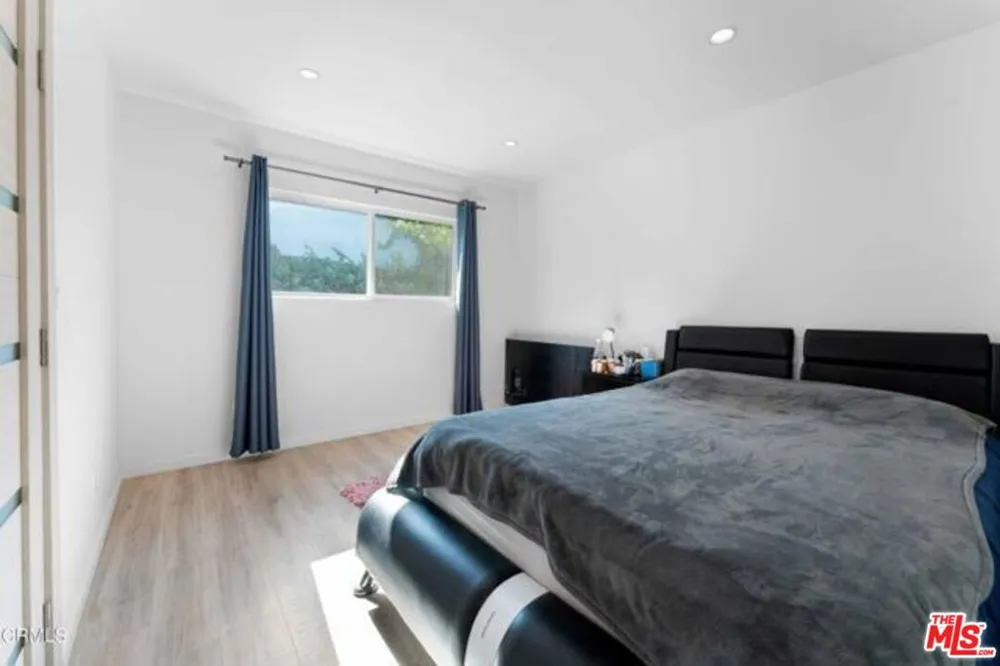 15903 Londelius Street Los Angeles, CA 91343