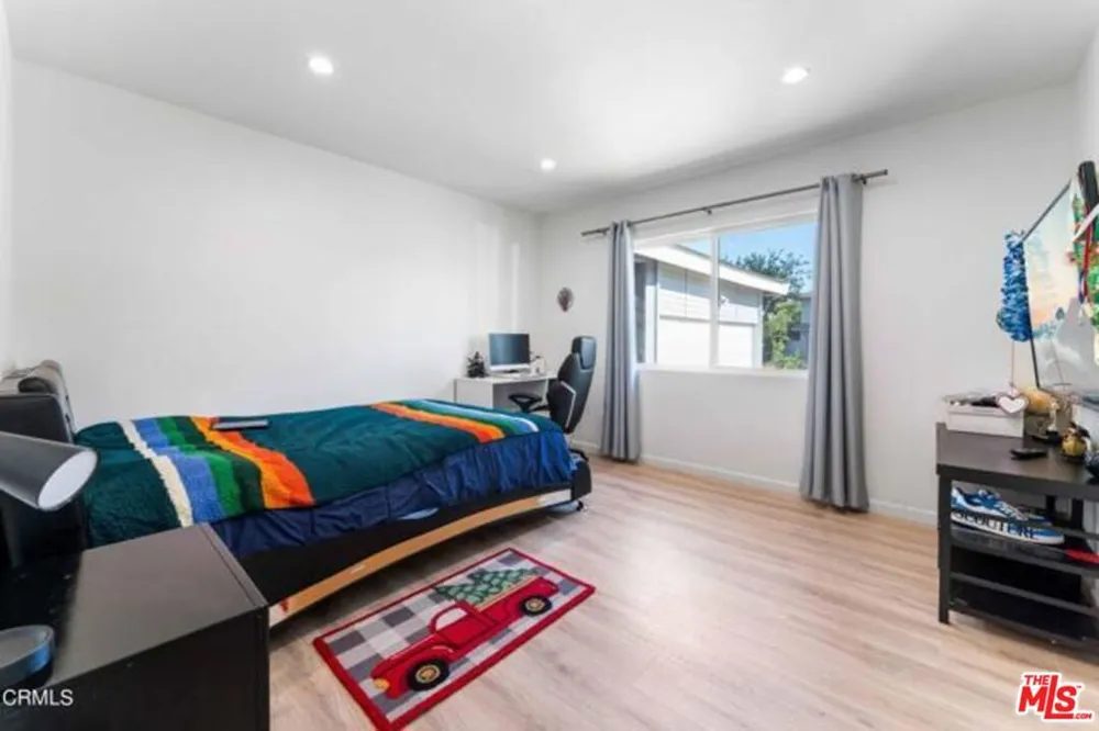 15903 Londelius Street Los Angeles, CA 91343