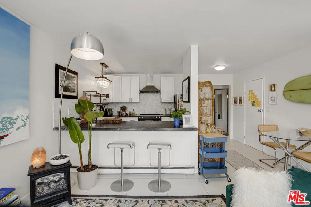 1959 Grace Avenue Los Angeles, CA 90068