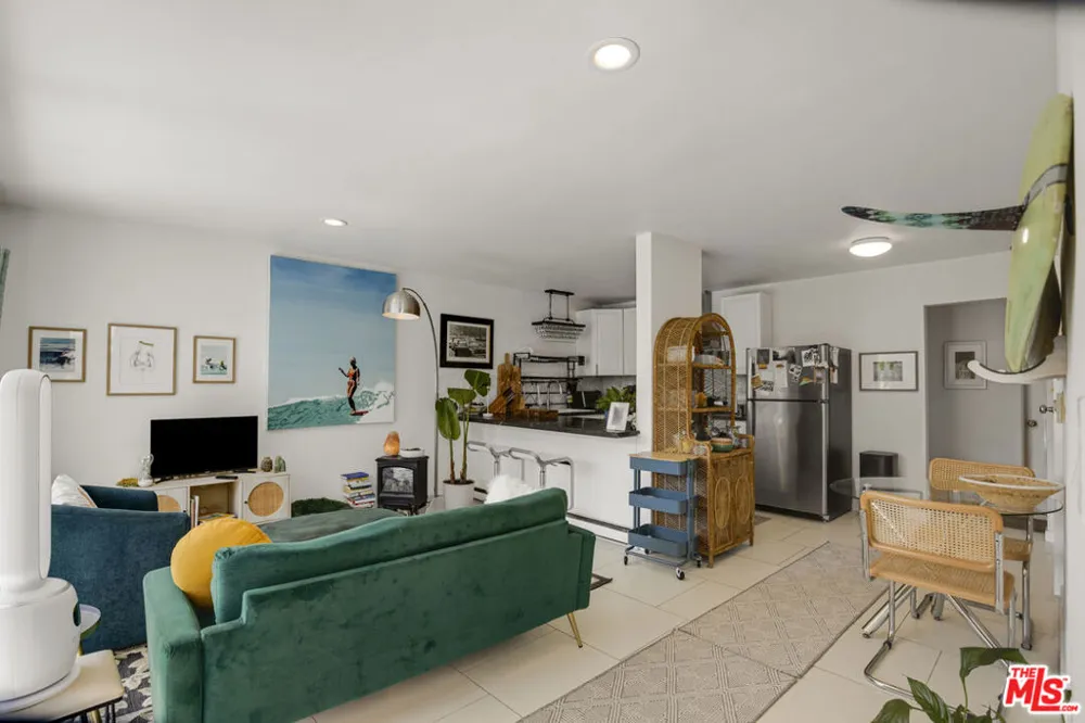 1959 Grace Avenue Los Angeles, CA 90068