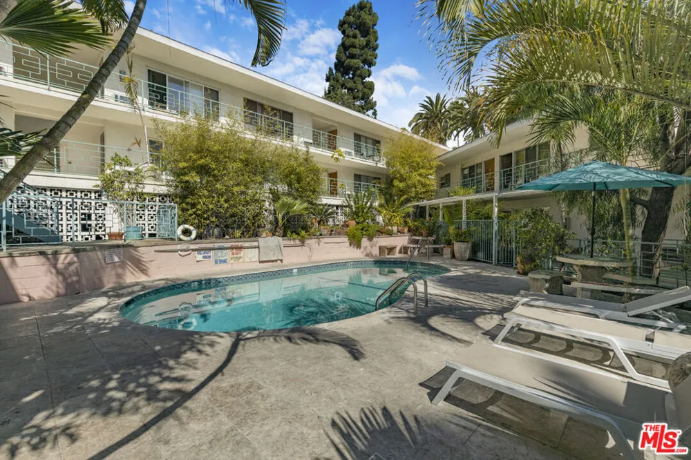 1959 Grace Avenue Los Angeles, CA 90068