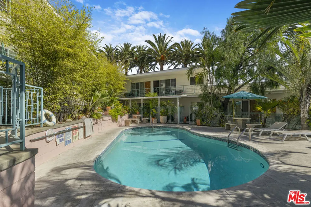 1959 Grace Avenue Los Angeles, CA 90068