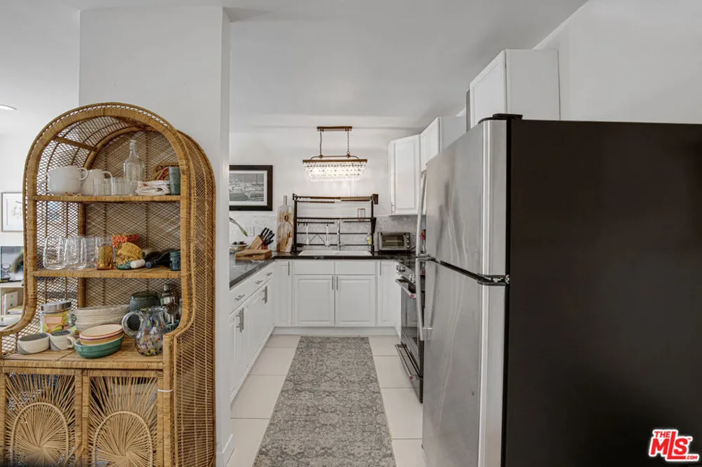 1959 Grace Avenue Los Angeles, CA 90068