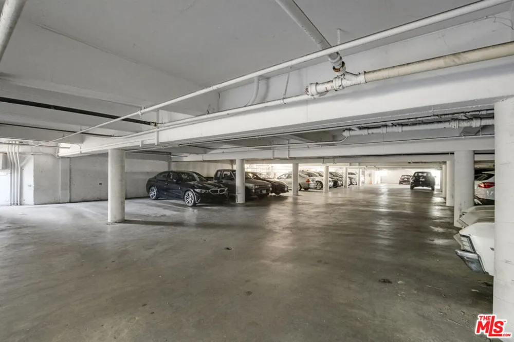 1959 Grace Avenue Los Angeles, CA 90068