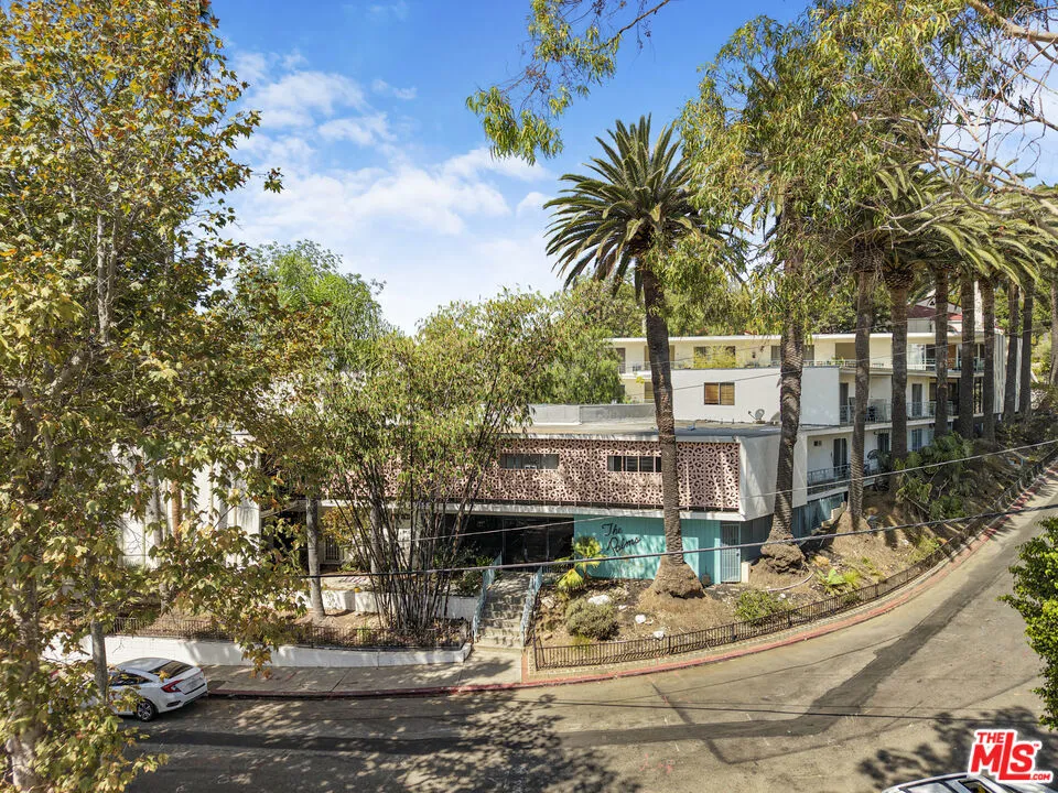 1959 Grace Avenue Los Angeles, CA 90068