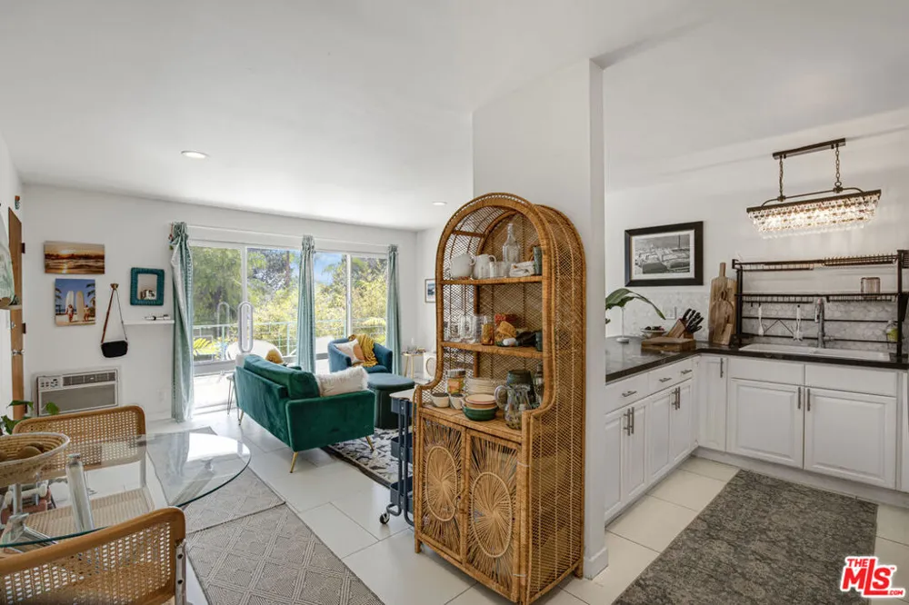 1959 Grace Avenue Los Angeles, CA 90068