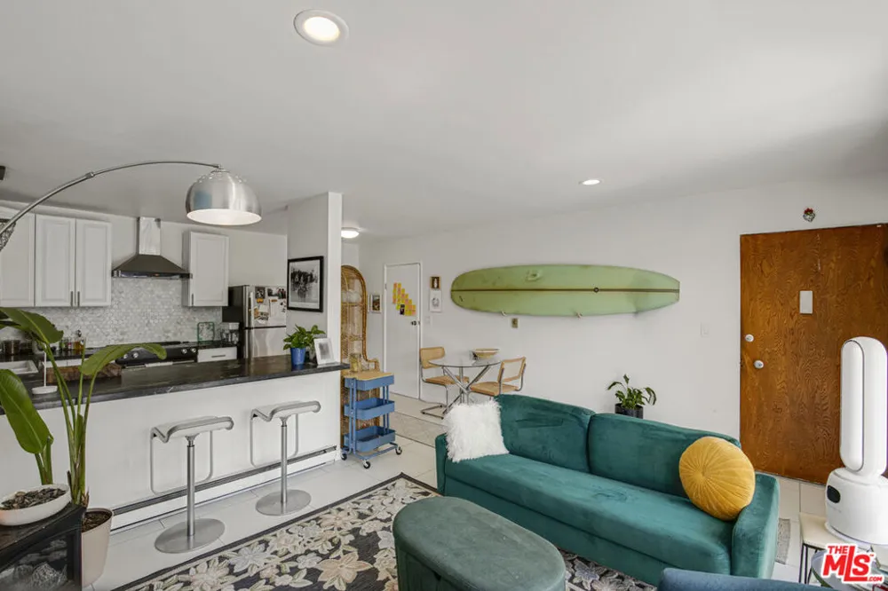 1959 Grace Avenue Los Angeles, CA 90068