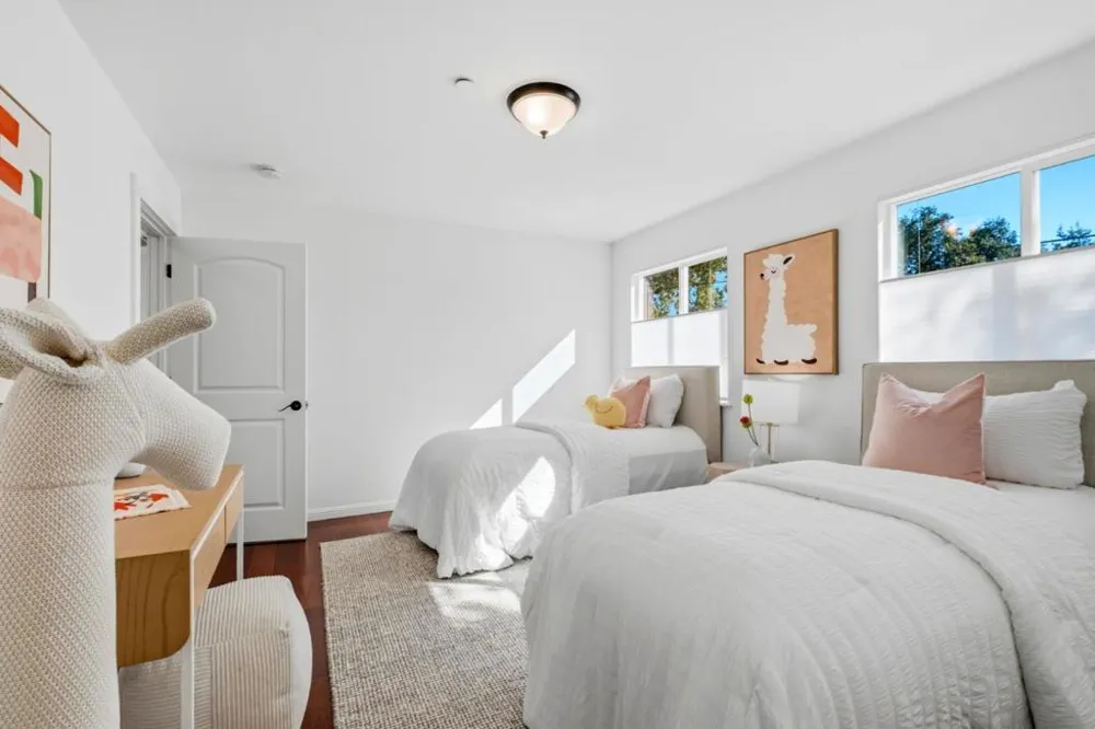 1530 W Selby Lane Redwood City, CA 94061