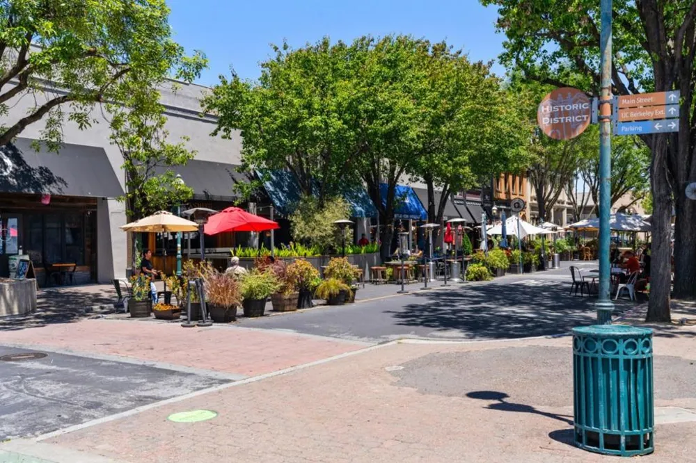 1530 W Selby Lane Redwood City, CA 94061