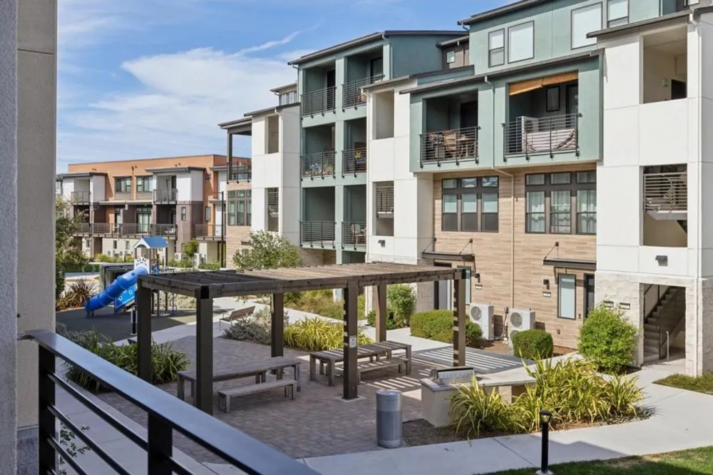 253 Waters Park Circle San Mateo, CA 94403