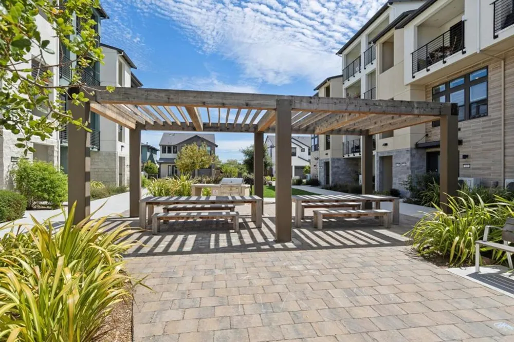 253 Waters Park Circle San Mateo, CA 94403