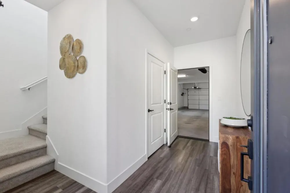 253 Waters Park Circle San Mateo, CA 94403