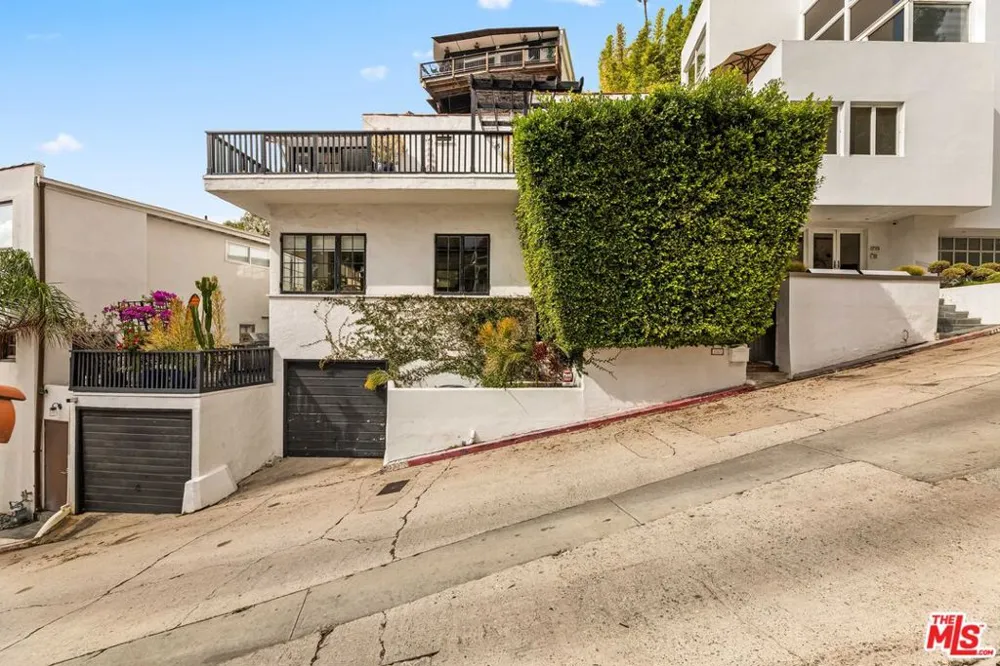 1767 Orange Grove Avenue Los Angeles, CA 90046