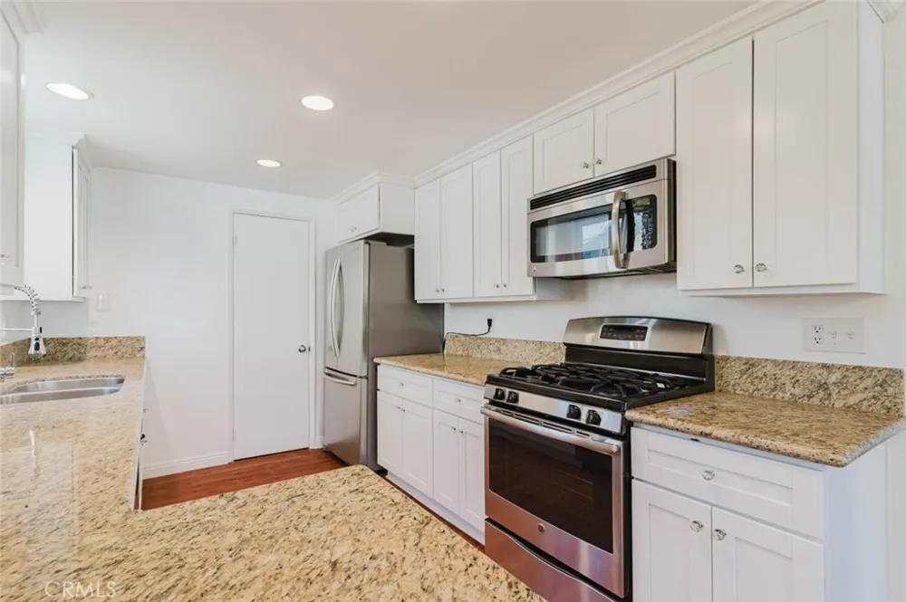 7426 Dempsey Avenue Van Nuys, CA 91406