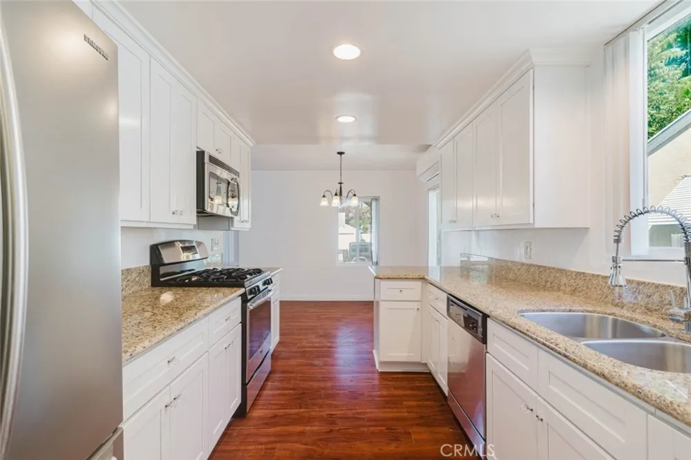 7426 Dempsey Avenue Van Nuys, CA 91406