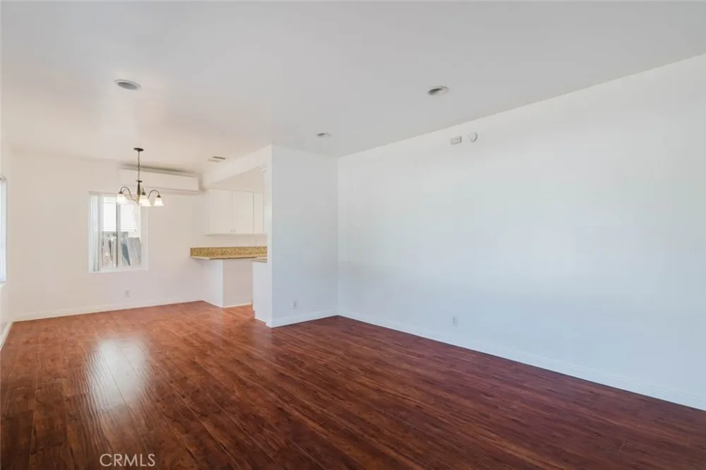 7426 Dempsey Avenue Van Nuys, CA 91406