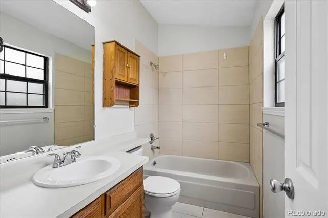 15999 E Alaska Place #B Aurora, CO 80017