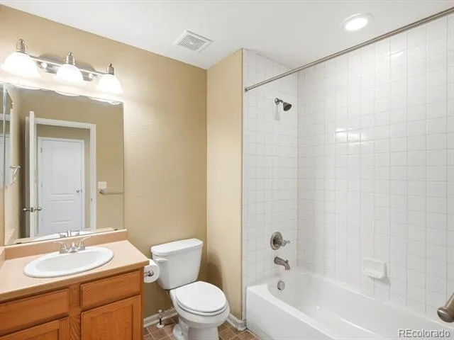 7181 S Oak Hill Circle Aurora, CO 80016