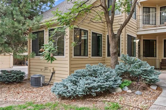 910 S Dahlia Street #A Denver, CO 80246