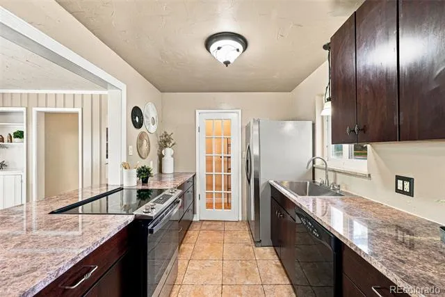 7990 Crest Drive Lakewood, CO 80214