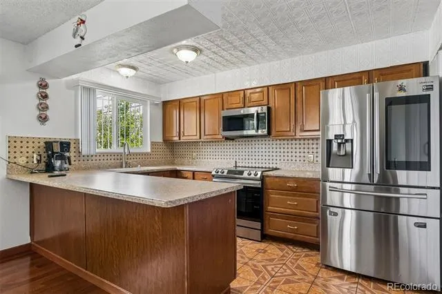 1024 S Alkire Street Lakewood, CO 80228