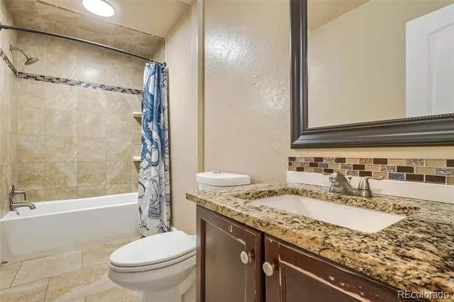 4646 S Mobile Way Aurora, CO 80015