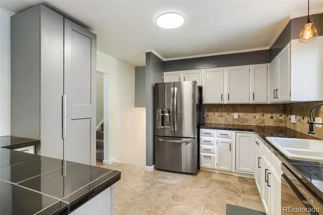 4646 S Mobile Way Aurora, CO 80015