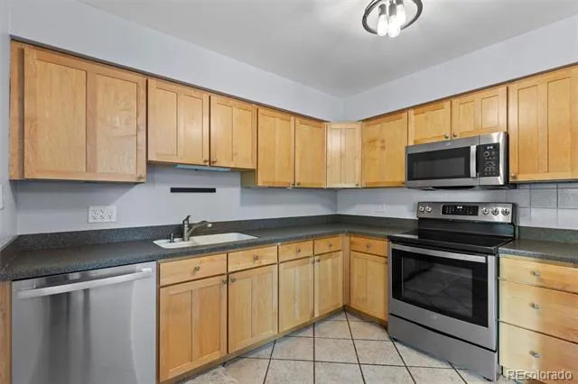 1553 S Tucson Street Aurora, CO 80012