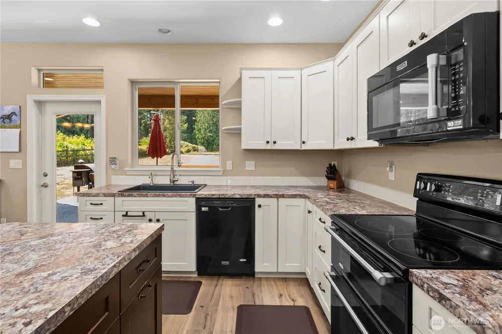 8545 Mill Bight Road NE Olympia, WA 98516