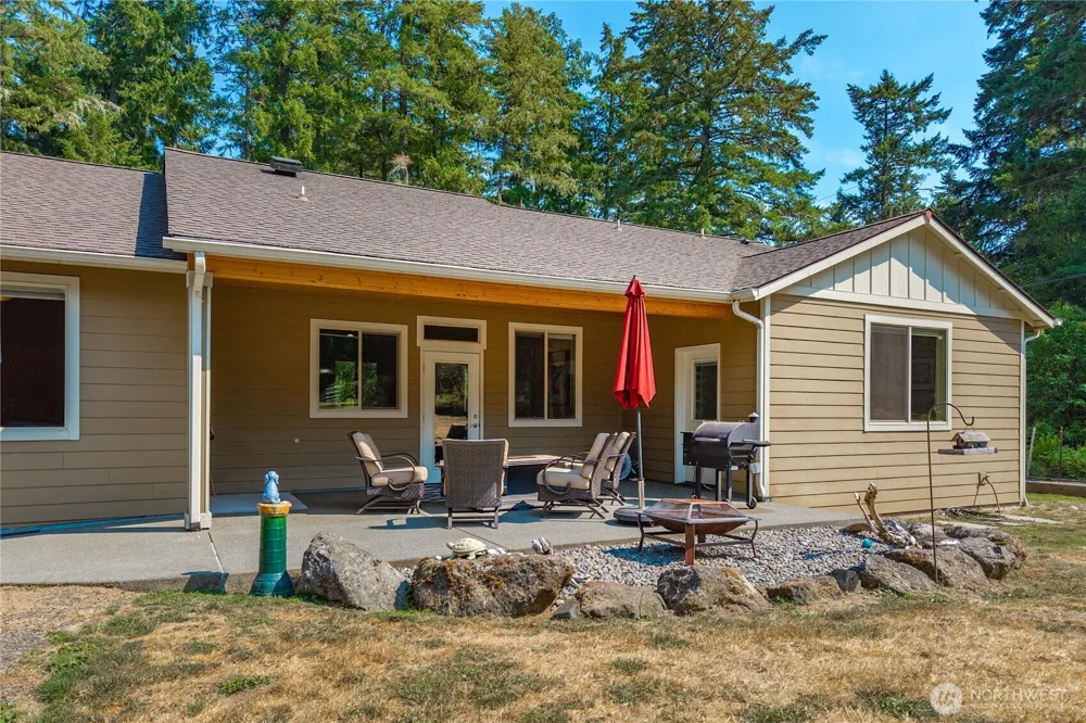 8545 Mill Bight Road NE Olympia, WA 98516