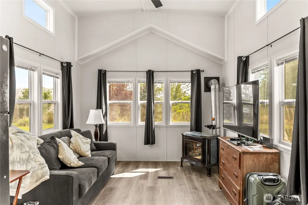 6 Peacock Lane Omak, WA 98841