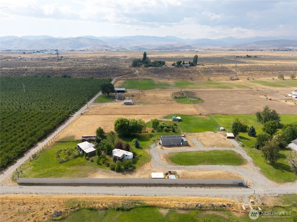 6 Peacock Lane Omak, WA 98841