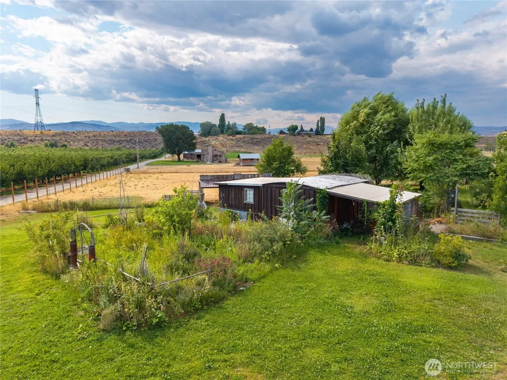 6 Peacock Lane Omak, WA 98841