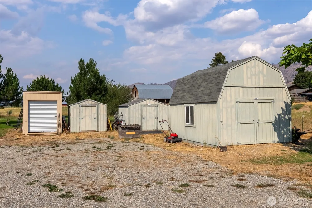 6 Peacock Lane Omak, WA 98841