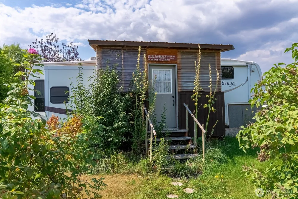 6 Peacock Lane Omak, WA 98841