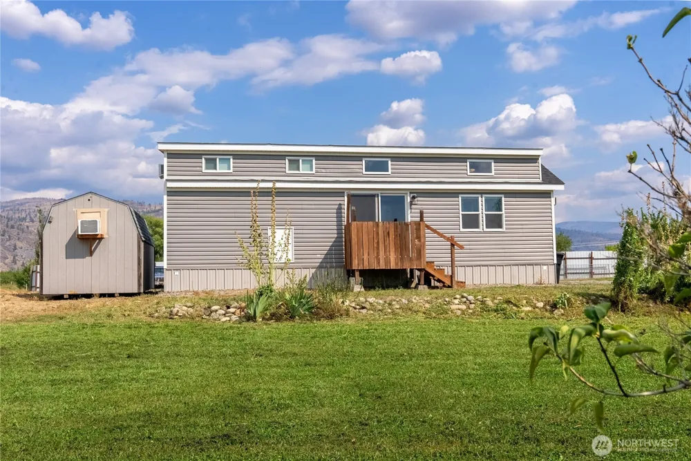 6 Peacock Lane Omak, WA 98841