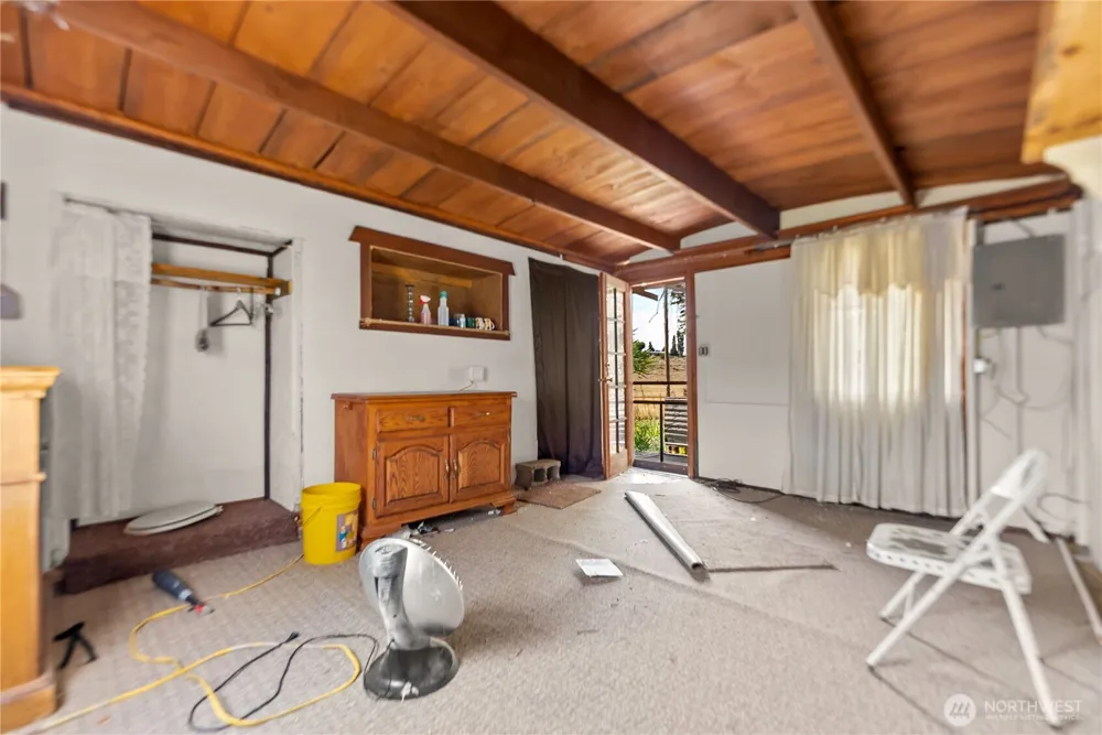 6 Peacock Lane Omak, WA 98841