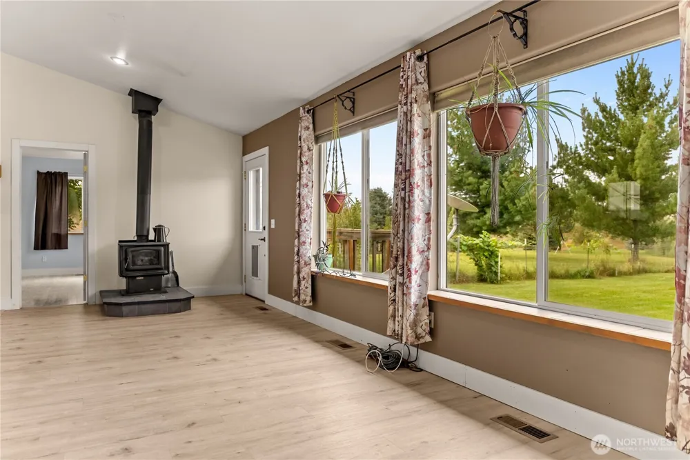 6 Peacock Lane Omak, WA 98841