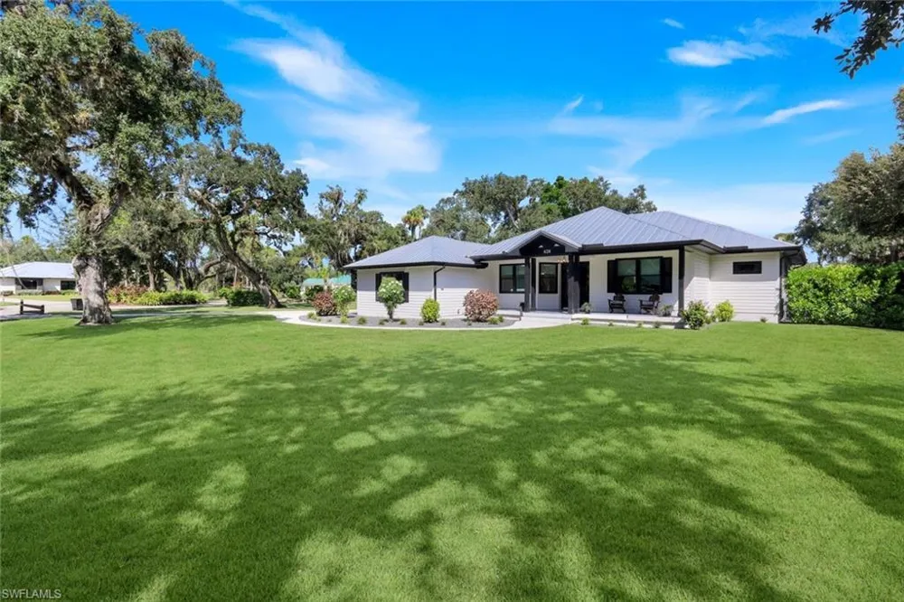 628 Harbor Drive Labelle, FL 33935