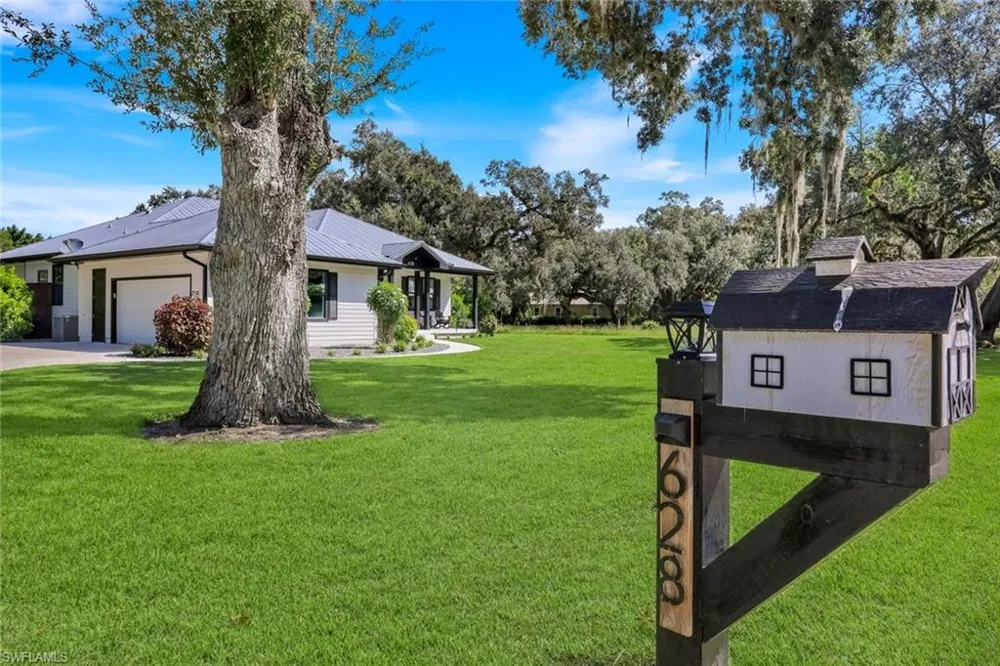 628 Harbor Drive Labelle, FL 33935