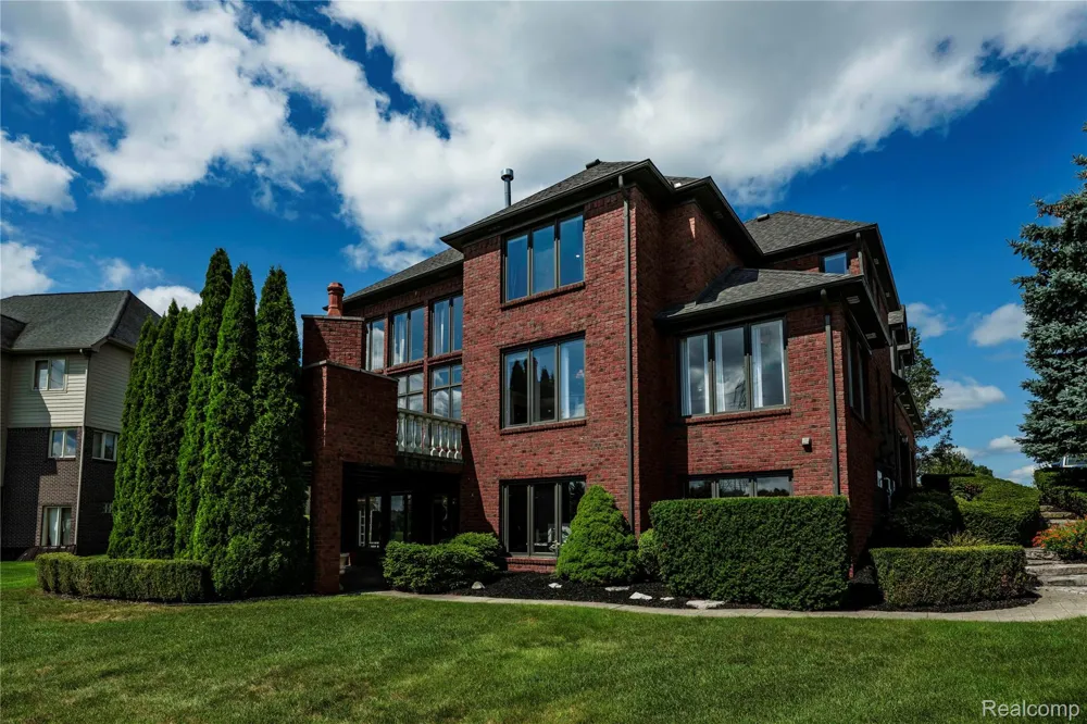 63520 Georgetowne S Washington Township, MI 48095