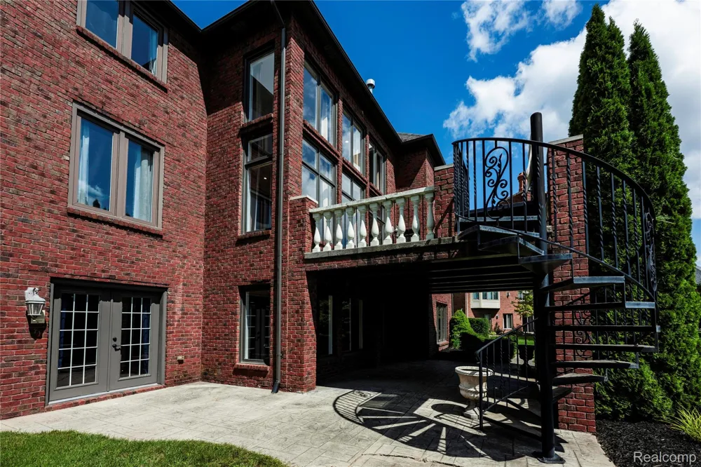 63520 Georgetowne S Washington Township, MI 48095