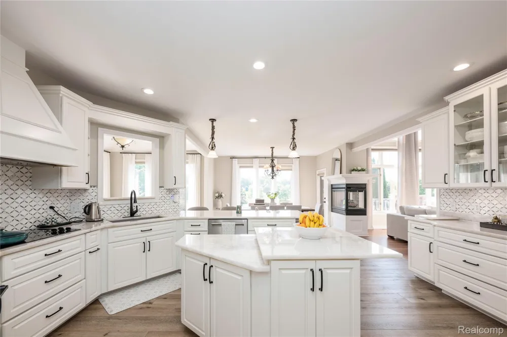 63520 Georgetowne S Washington Township, MI 48095